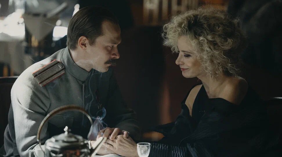 Премьера «Хроники русской революции» или бенефис Юлии Высоцкой?