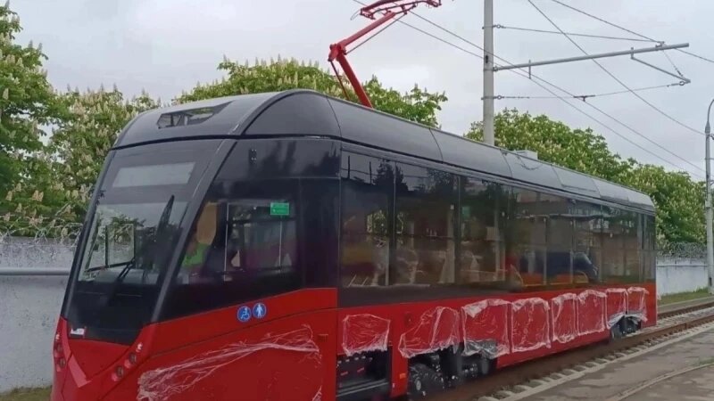     Трамвай нового поколения Барнаул 22. Фото: Татьяна Гулидова