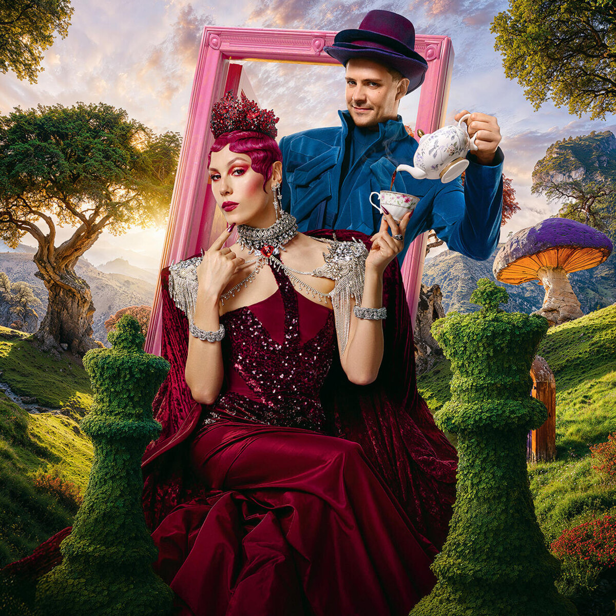    Королева (Ира Горбачева) и Шляпник (Милош Бикович) предоставлены кинокомпанией «Централ Партнершип»