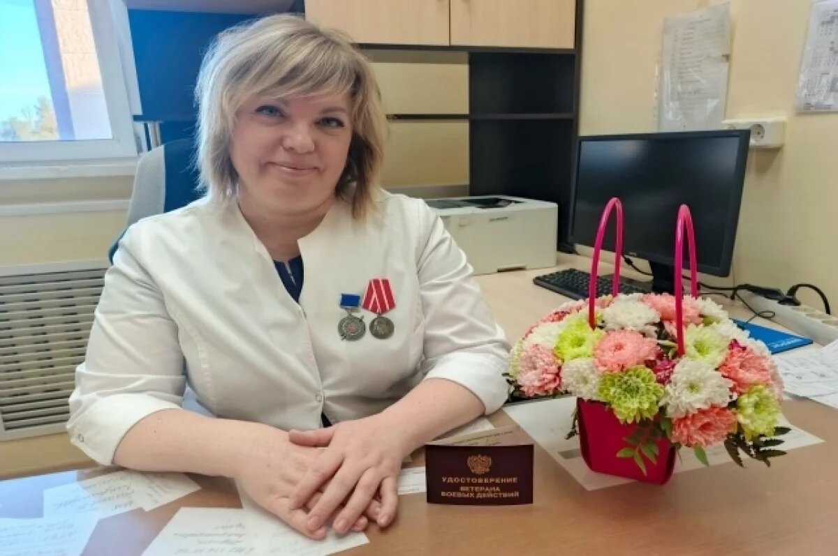    Челябинскую медсестру удостоили звания ветерана за помощь детям Донбасса
