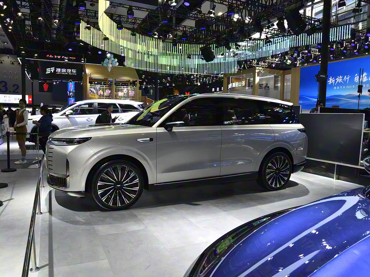 Презентация Chery Fulwin T11 в базовом варианте исполнения