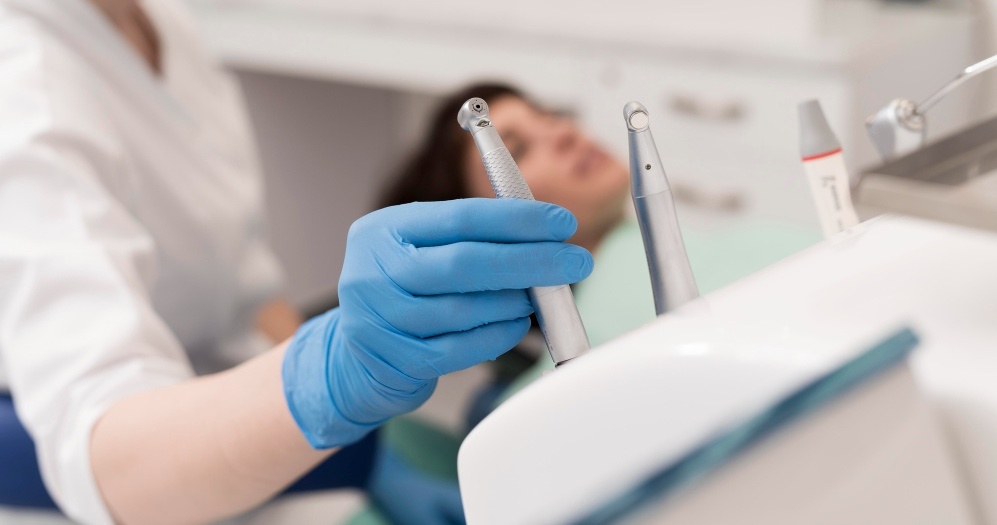 Вам пора к стоматологу?