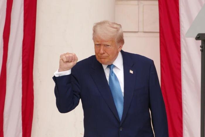 Обложка © Shutterstock / FOTODOM / Philip Yabut