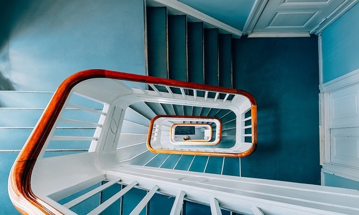    На последний этаж - пешком