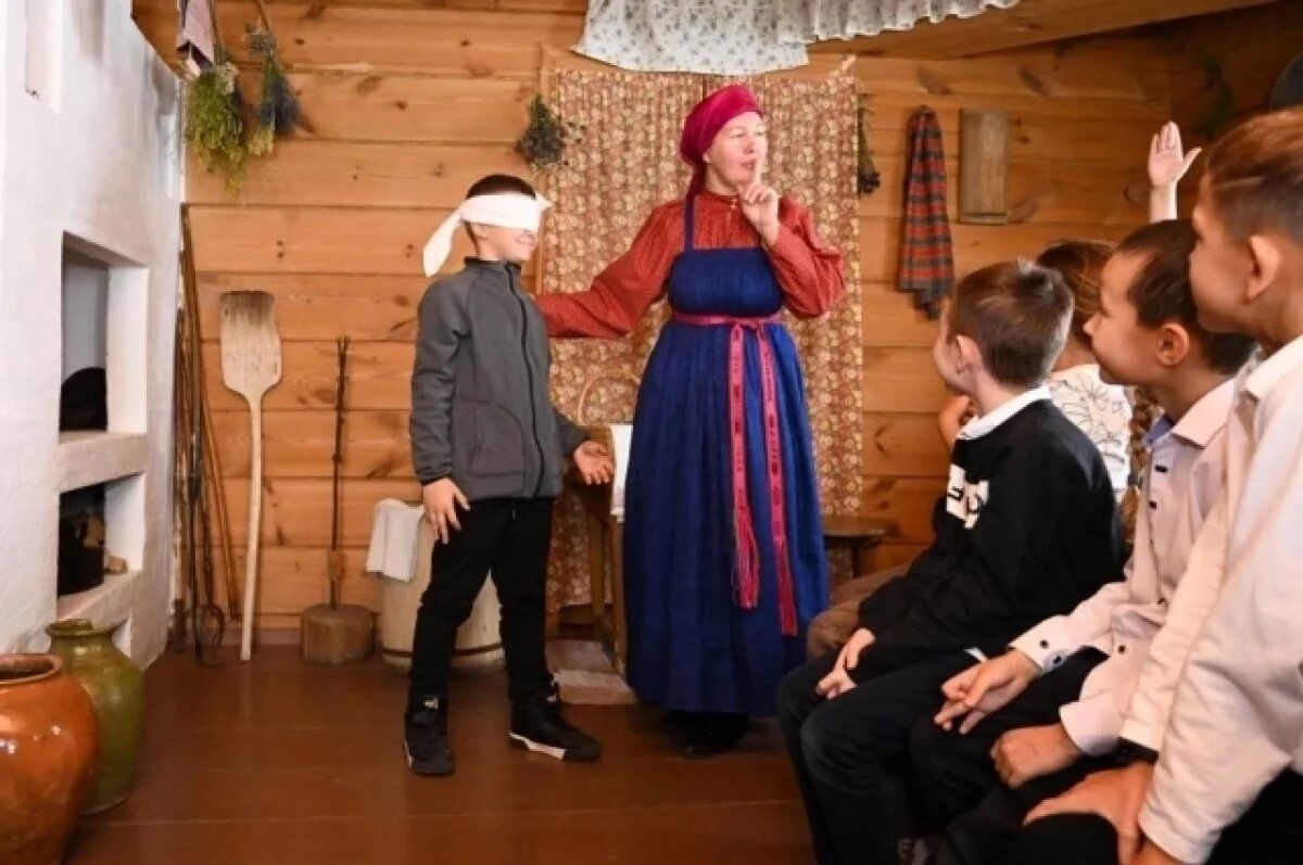    Дети оказались в прошлом.