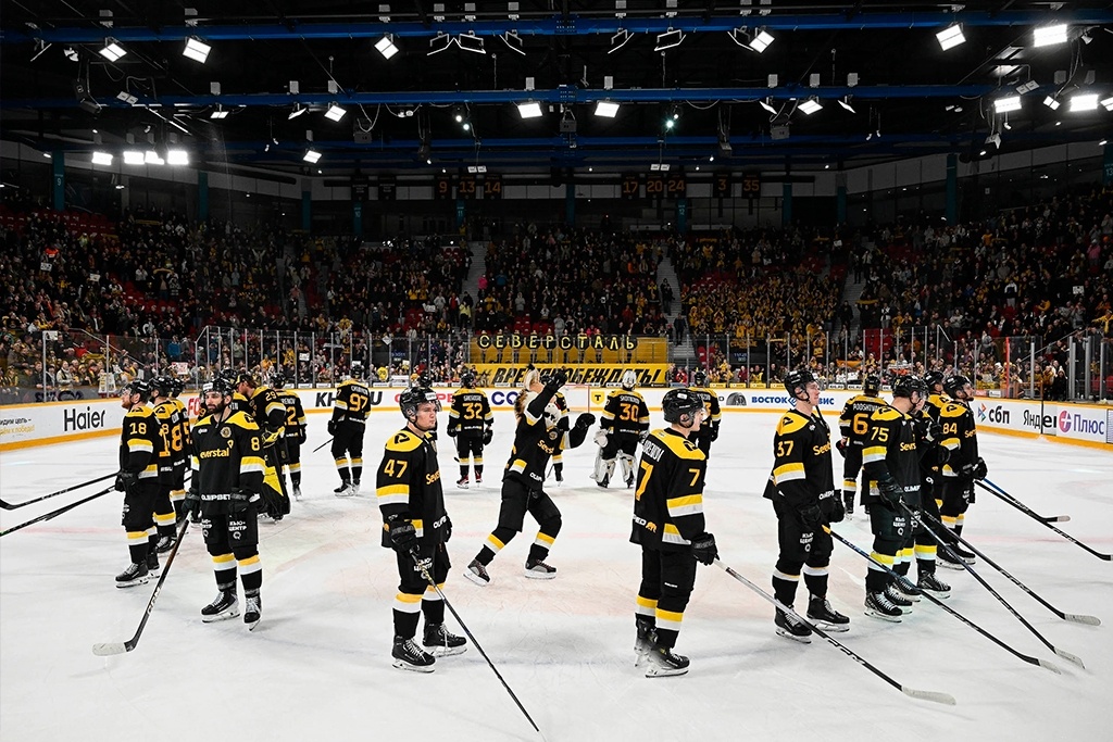    28 октября череповецкая команда встречалась на домашнем льду с хабаровским "Амуром". Игра завершилась со счетом 6:2 в