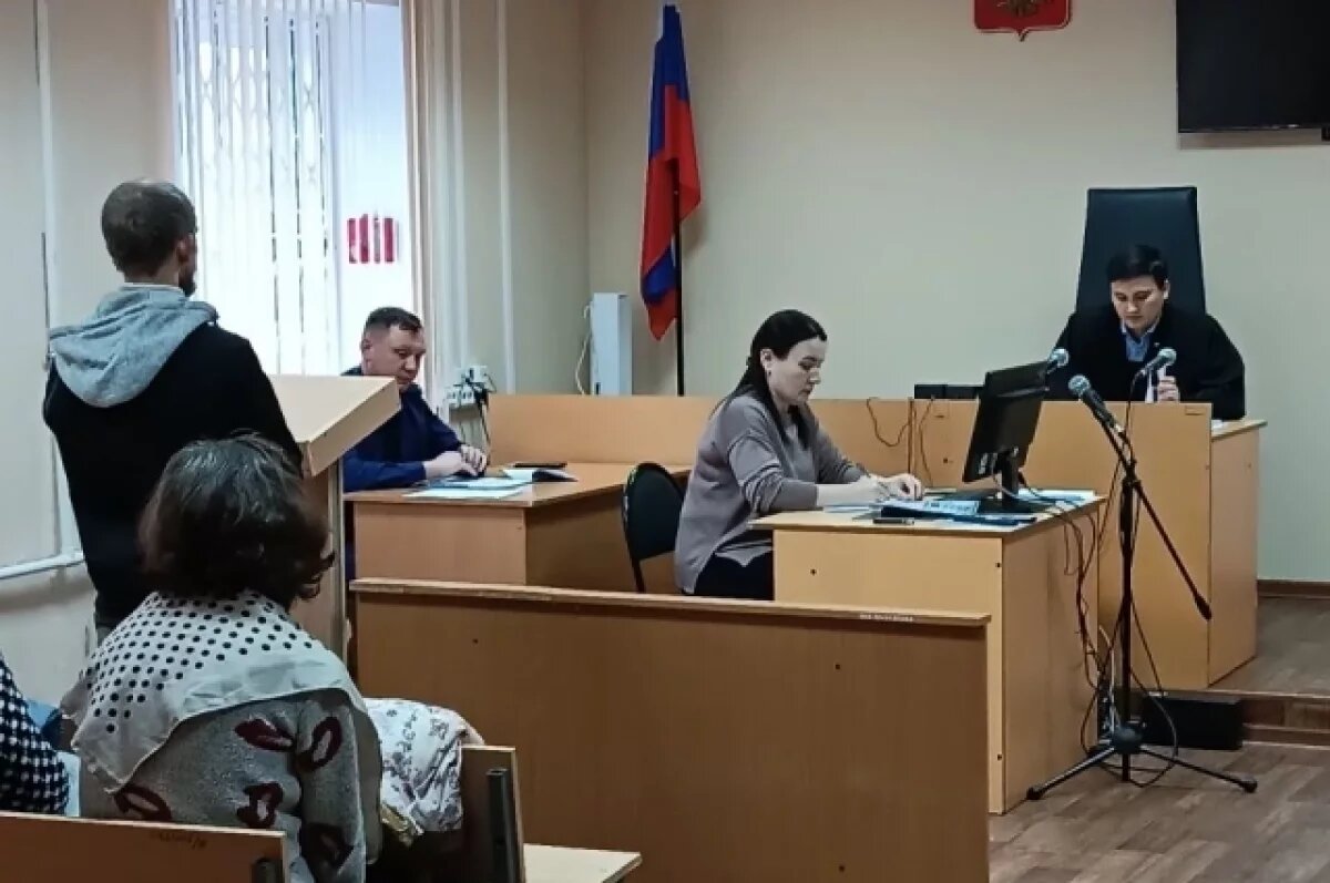    Житель Удмуртии получил условный срок за избиение возлюбленной и её матери