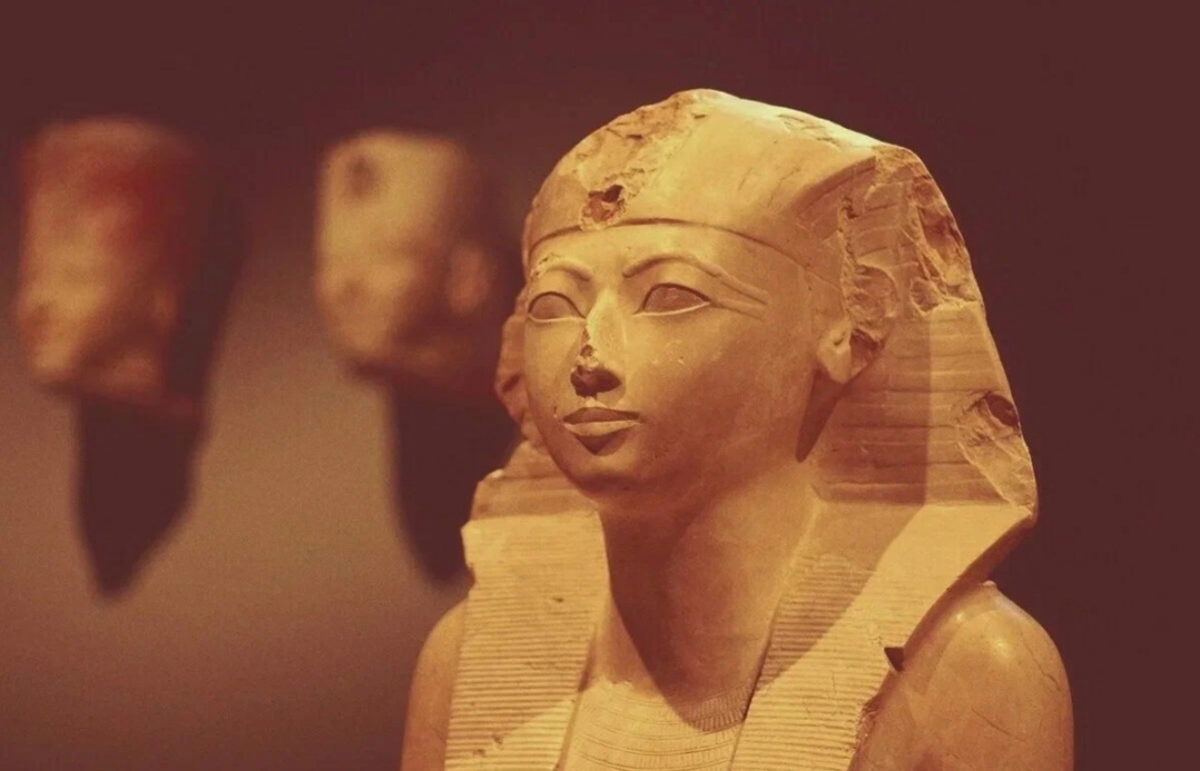 Статуя Хатшепсут.фото находится в открытом доступе 