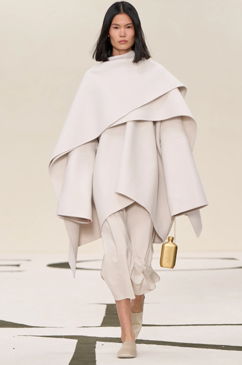 Пальто с палантином/шарфом