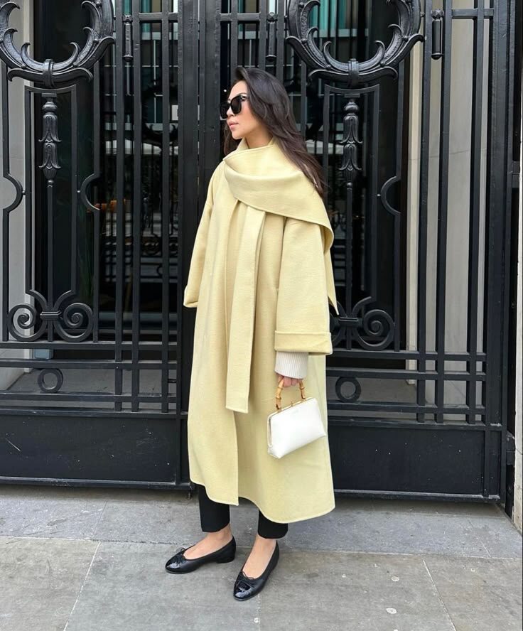 Пальто с палантином/шарфом