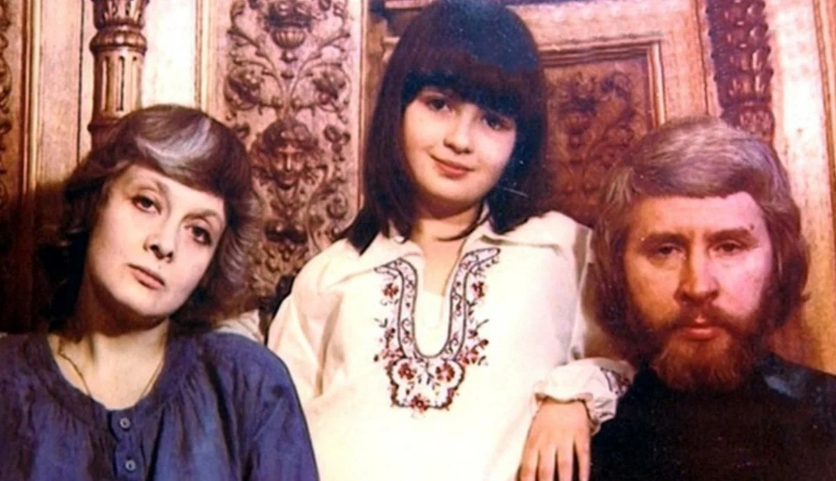 Фото: Ольга с дочерью Александрой и мужем Игорем Ивановым 