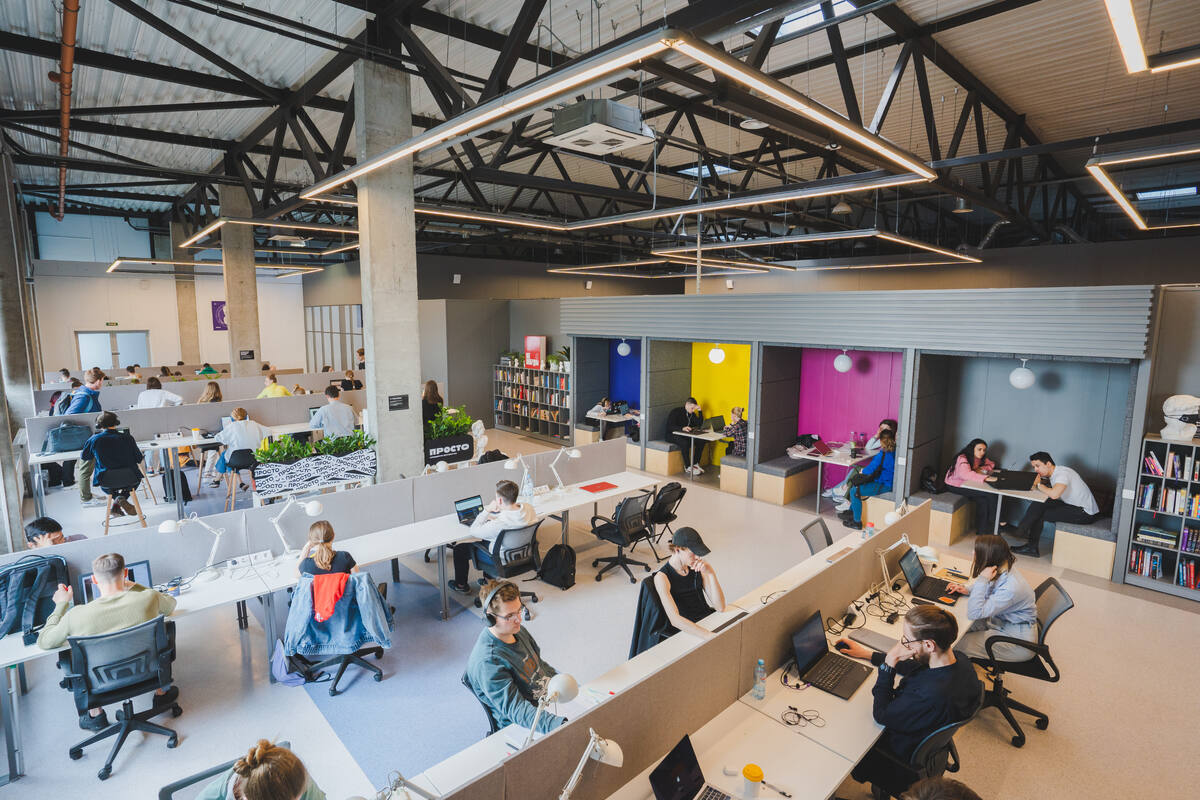 Источник: https://yandex.ru/maps/org/prosto/156087128016/?ll=30.316920%2C59.969646&z=14