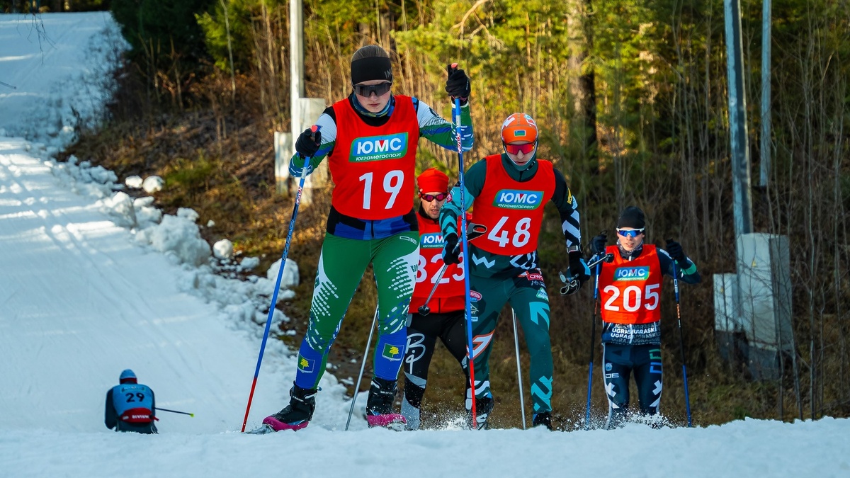    Лыжники и биатлонисты встали на снег в Ханты-Мансийске