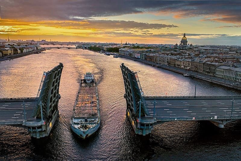 Источник: https://lenta.ru/articles/2025/02/13/belye-nochi/