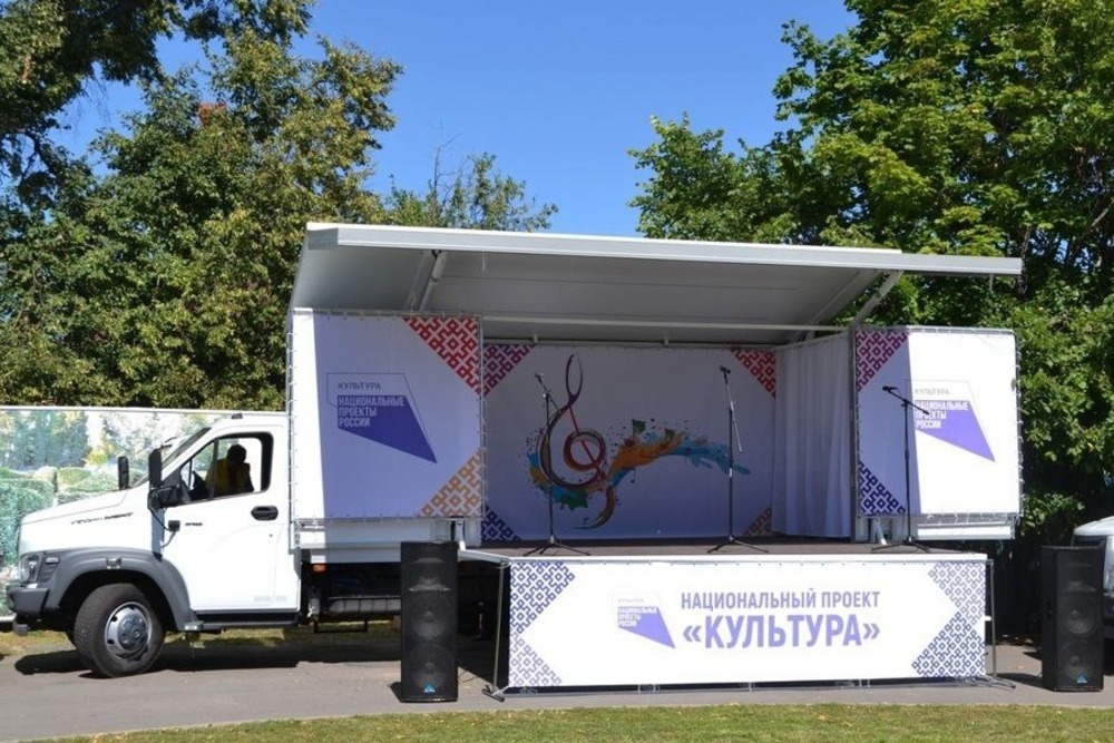    Автоклуб колесит по отдаленным селам, где нет Домов культуры. / Портал органов власти Чувашской Республики