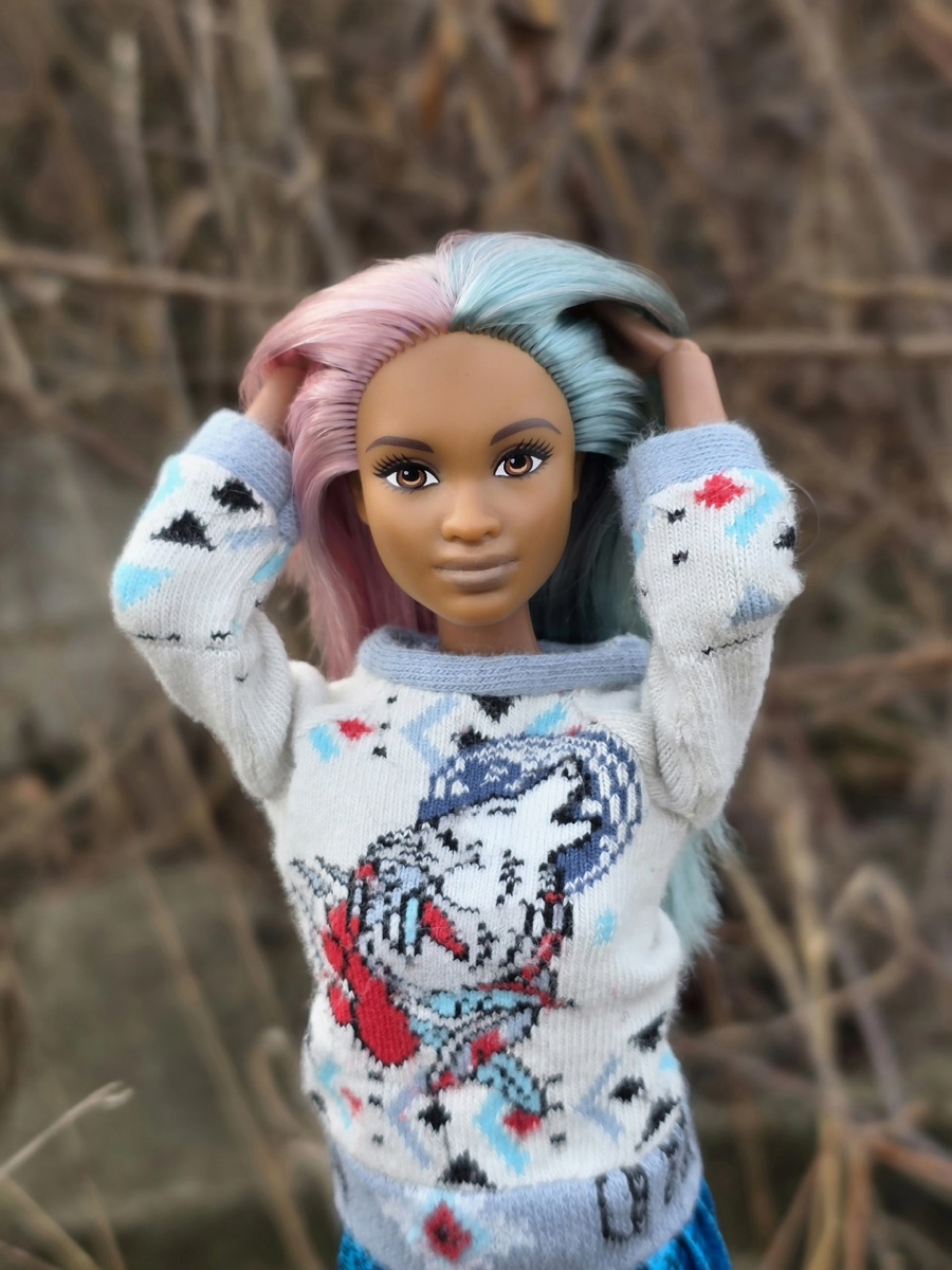 Барби фашионистас 42 на теле Анлили