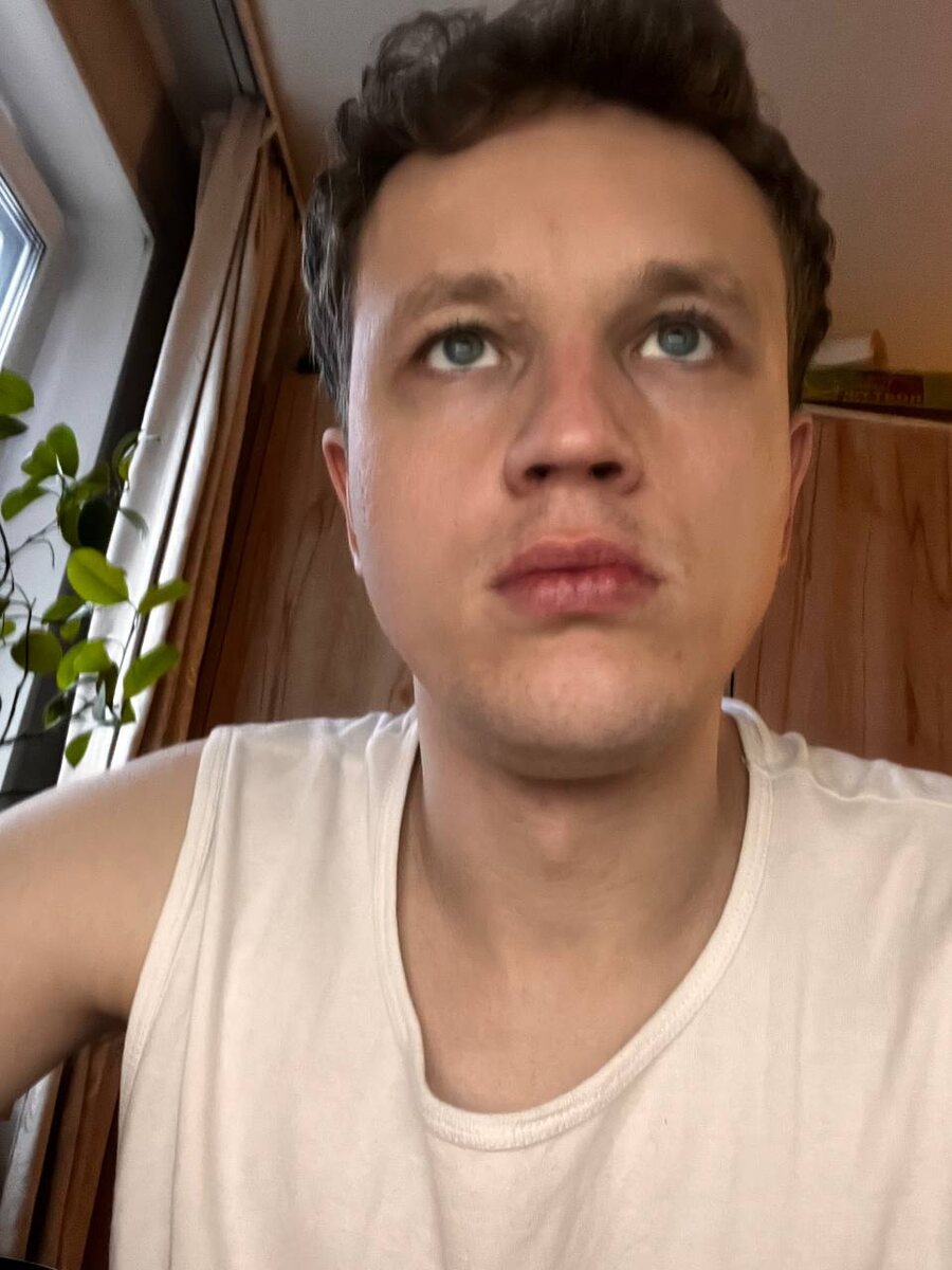 Так примерно выглядит классический фрилансер на рабочем месте