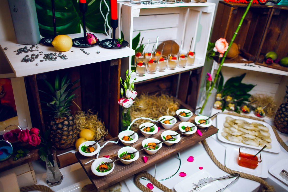 Доставка готовых наборов канапе и верринов - shop.m-catering.ru