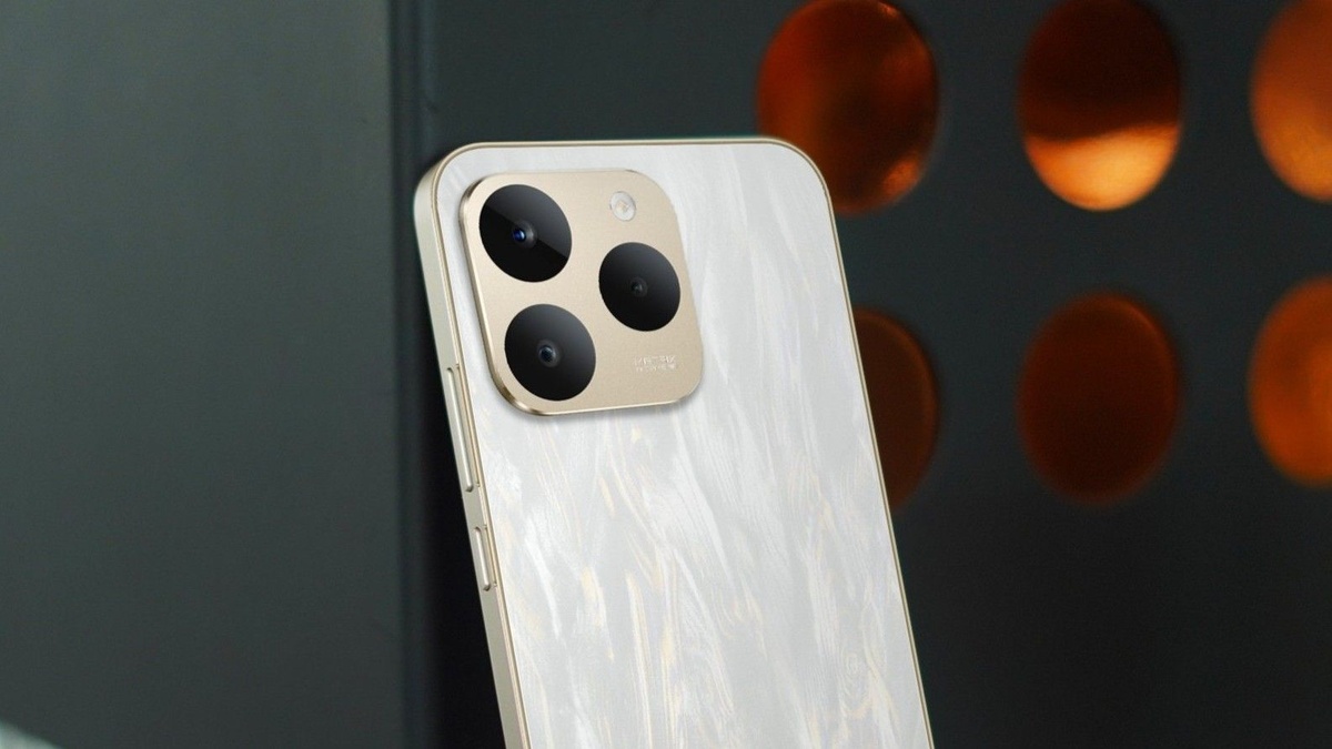    Realme делает ставку на дизайн. Даже если речь идет о недорогой T-версии. Фото: gadgetmatch.com