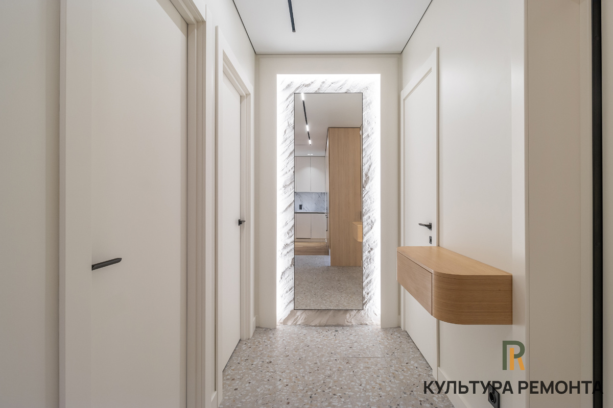 Прихожая с декоративными элементами