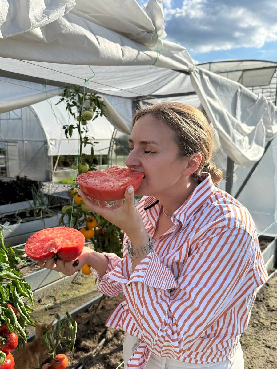 Здесь 2 фото. Листать налево