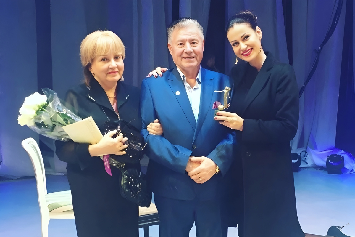 Анна Ковальчук с отцом Леонидом Ивановичем и мамой Натальей Федоровной. Фото: соцсети.