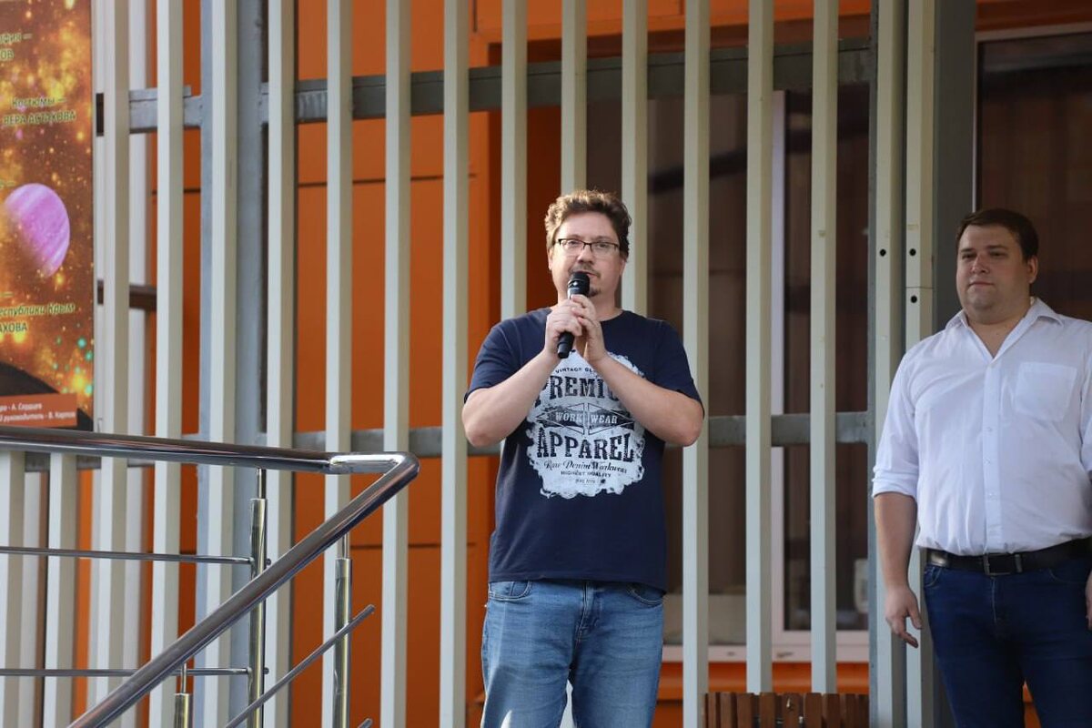 Это конечно не он, а просто картинка для иллюстрации, но думаю, примерно так он и выглядит