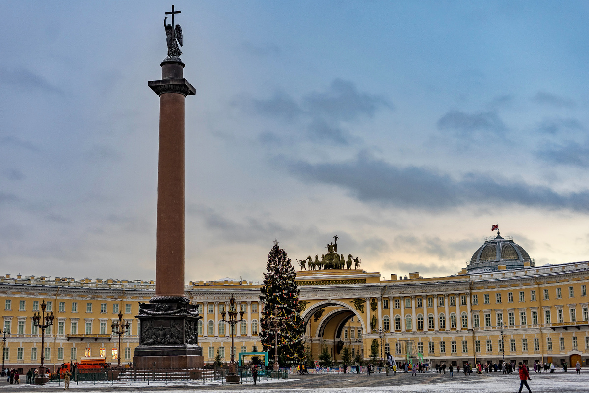 Дворцовая площадь с Новогодней елкой