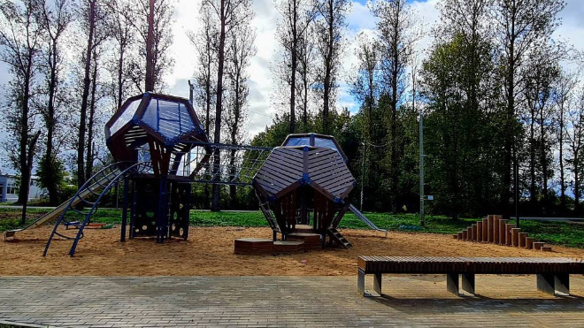 Фото: Строительный блок администрации Ленинградской области