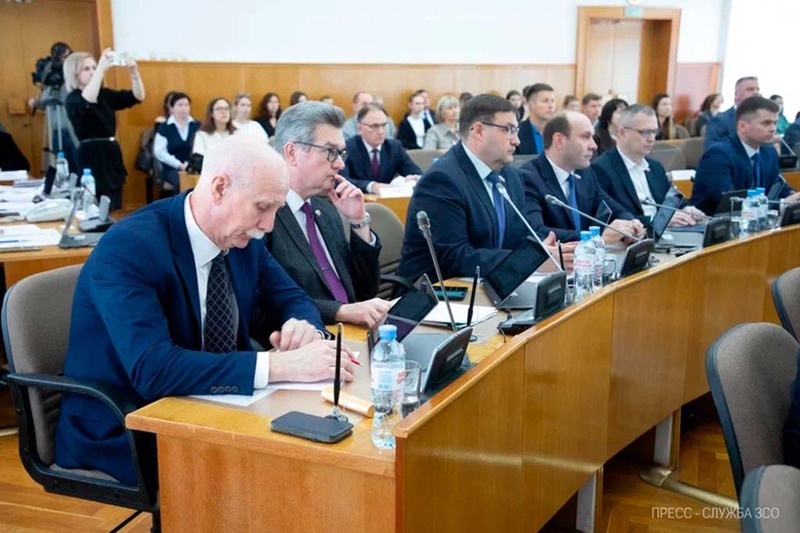    Сегодня депутаты Заксобрания приняли поправки в бюджет региона на этот год. Они связаны с корректировкой основных параметров