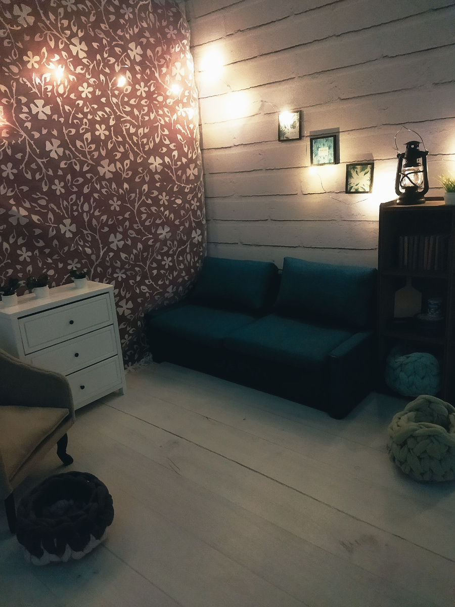 Например, это небольшая уютная комната