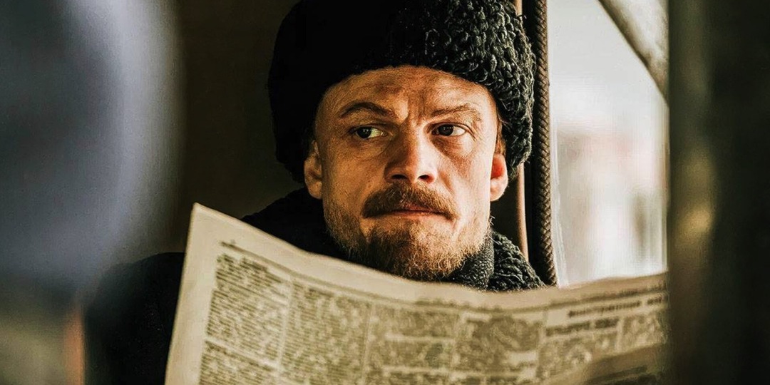 Евгений Ткачук похож на Ленина: Кончаловский про выбор актера в сериале «Хроники русской революции»