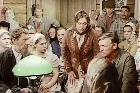 Фото из интернета. Собрание сельчан в деревне Зелёный Дол. Кадр из сериала " Тени исчезают в полдень".