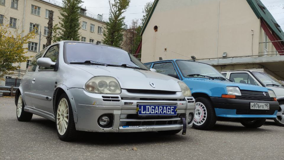 Renault Clio RS2 и Renault 5