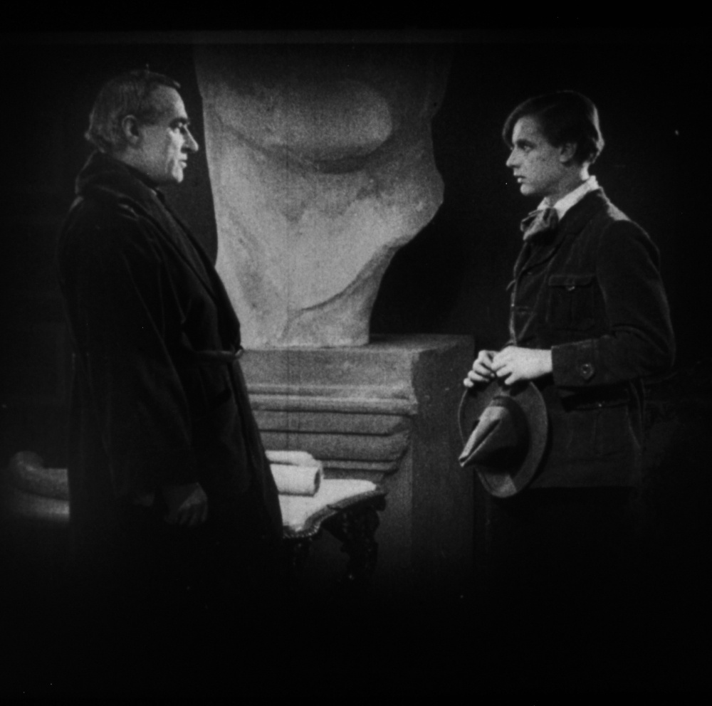 Кадр из Фильм Карла Теодора Дрейера «Микаэль» (Mikael 1924)