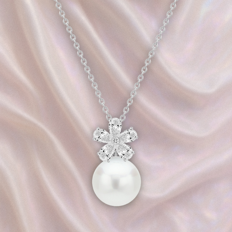 Кулон Mercury Flower из белого золота с бриллиантами и жемчугом