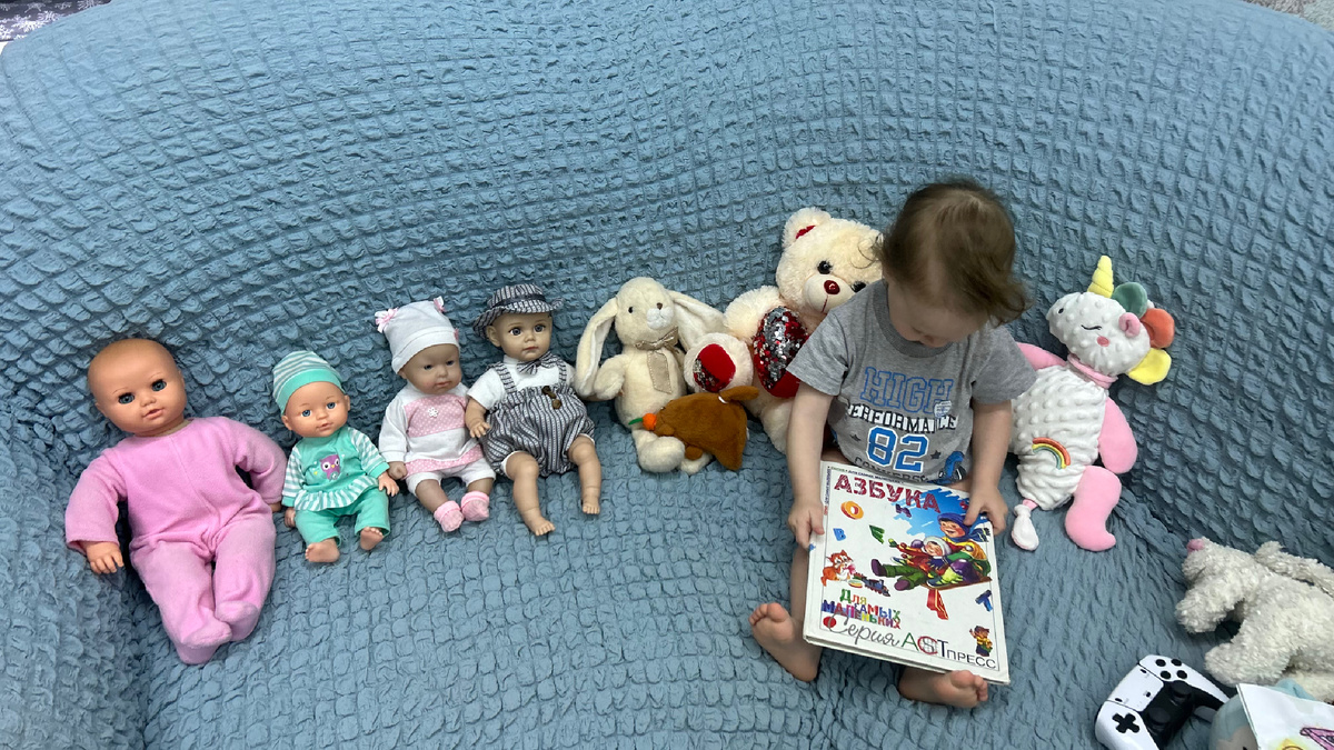 Это лишь те игрушки, что попали в кадр ))