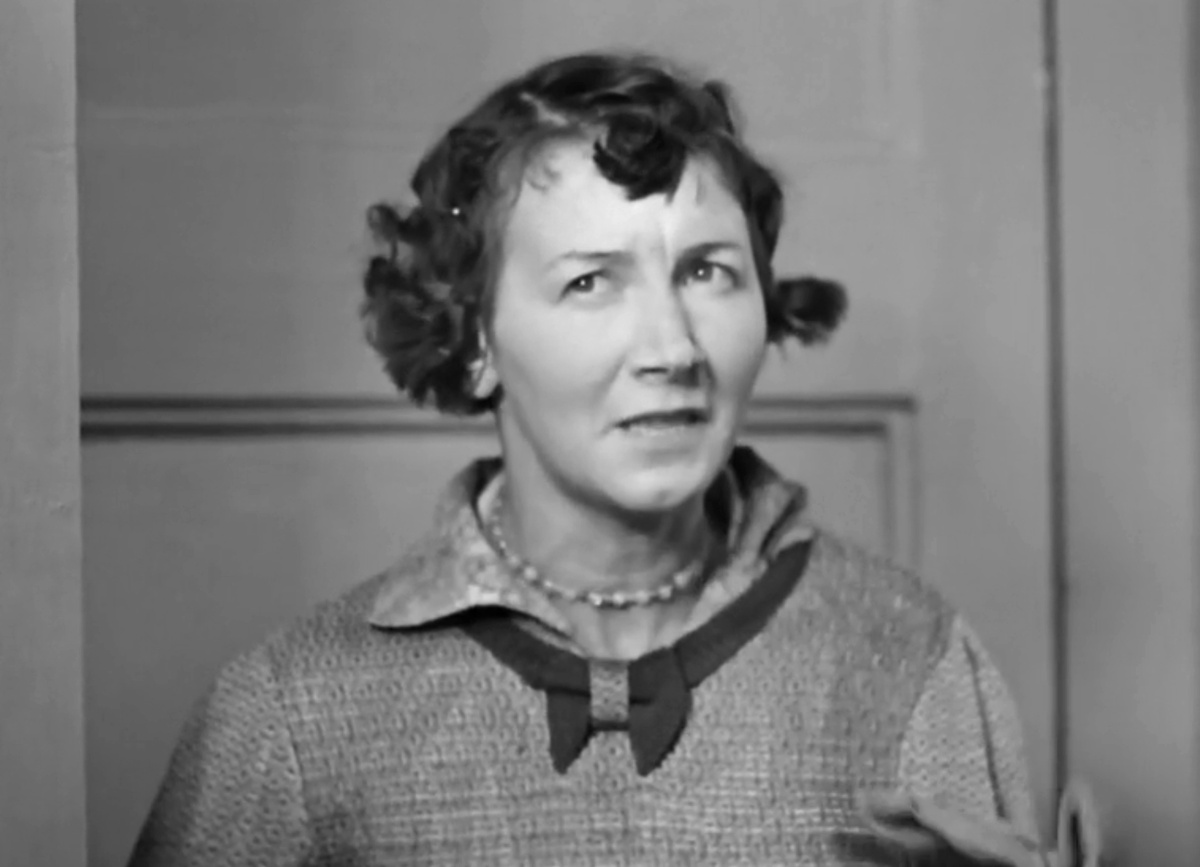 Кадр из кинофильма "Подкидыш", 1939 г., режиссер Татьяна Лукашевич, сценаристы Агния Барто, Рина Зелёная, композитор Николай Крюков (скриншот)