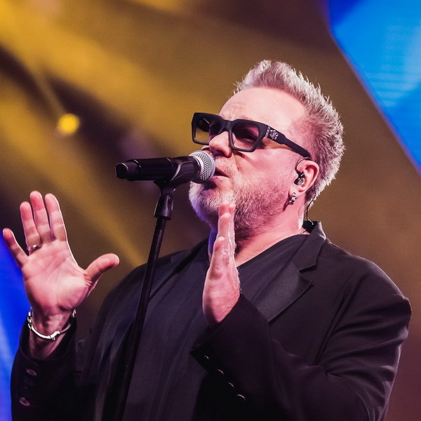     Владимир Пресняков озвучит целую эпоху на весеннем концерте