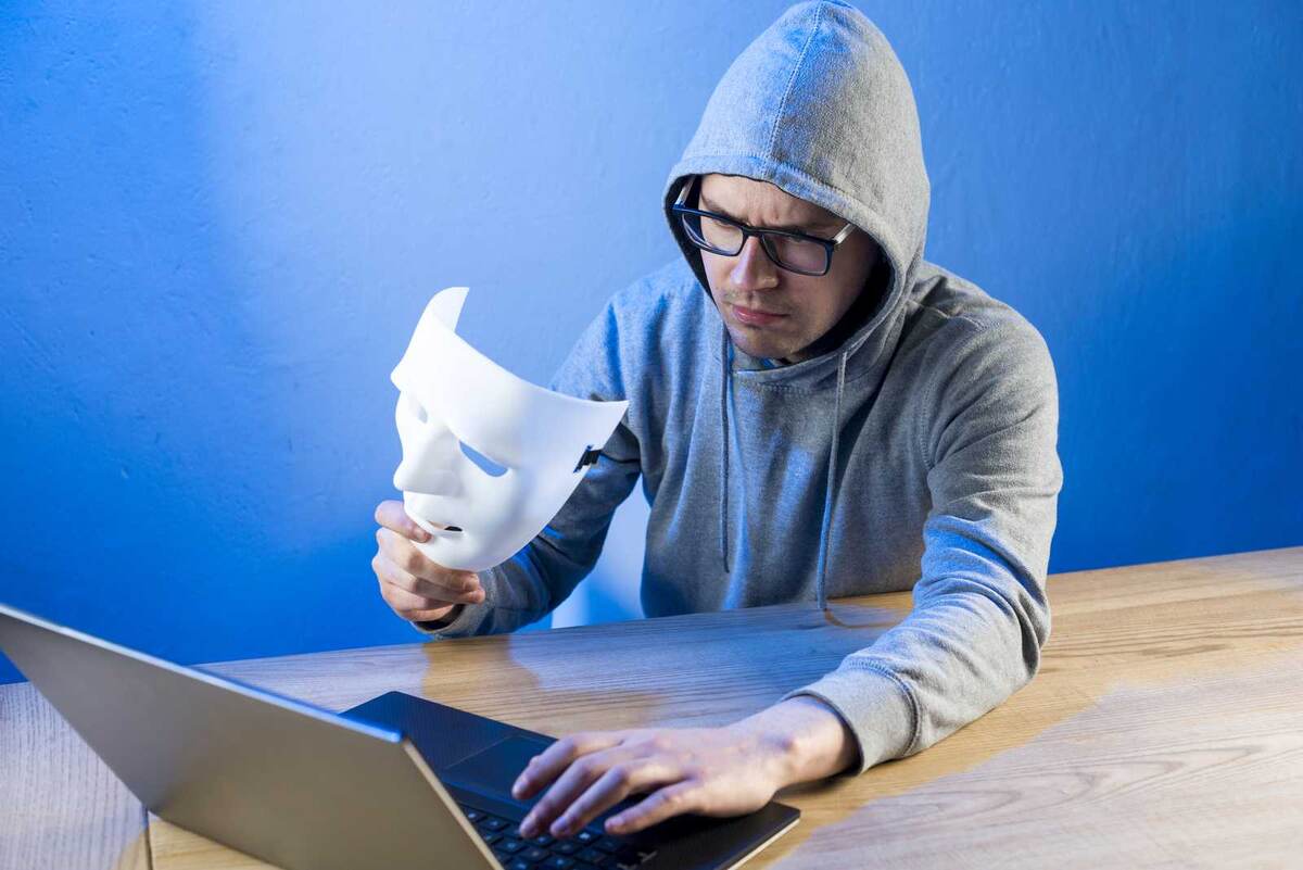 Самозапрет на кредитование осложнил жизнь мошенникам, но не лишил их шансов все-таки "заработать" на обмане.