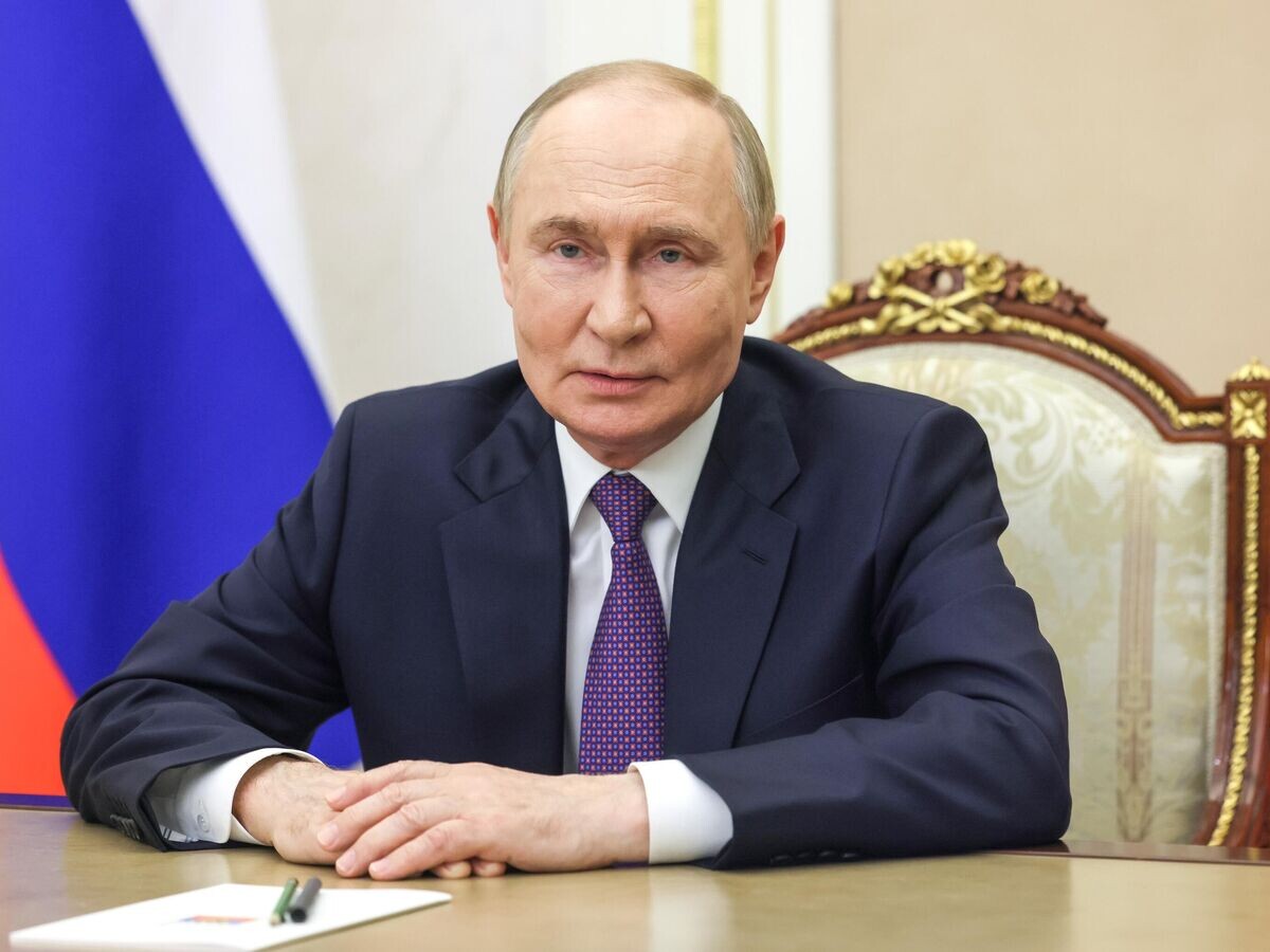    Президент Владимир Путин поздравил работников и ветеранов железнодорожного транспорта России с профессиональным праздником© РИА Новости / POOL