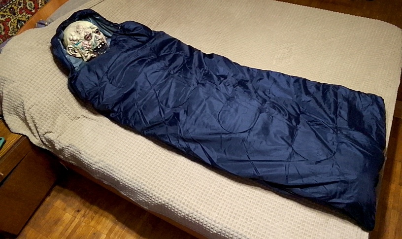 Обзор самого недорого спального мешка. Не реклама!