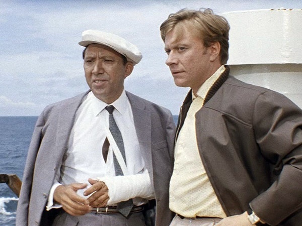 Юрий Никулин и Андрей Миронов в фильме «Бриллиантовая рука» / фото из открытых источников 