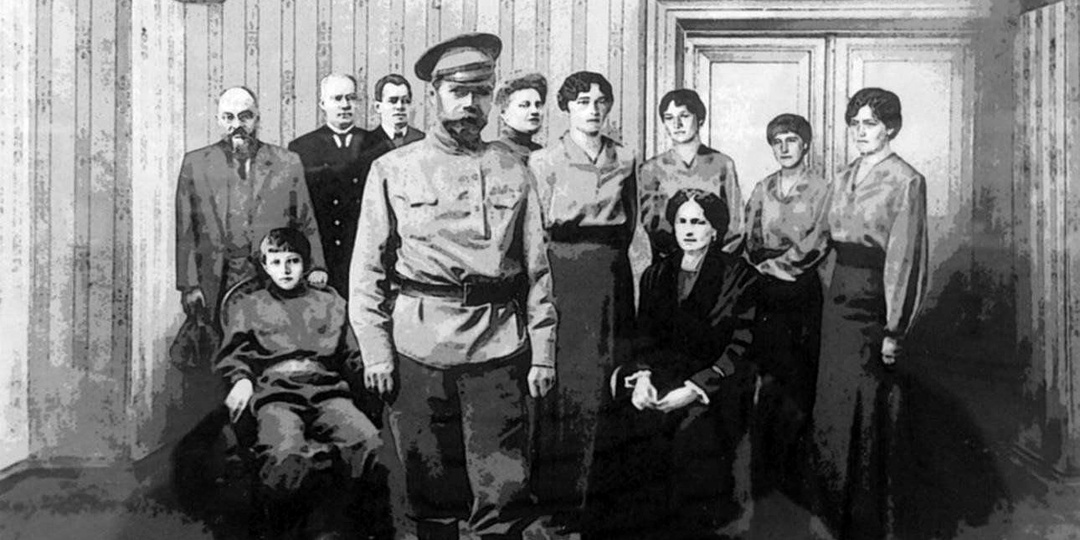 Наш царь - Мукден, наш царь - Цусима, наш царь - кровавое пятно