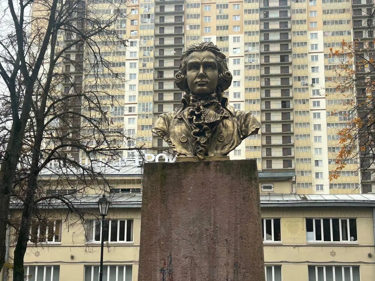    Бюст в сквере Николая Львова. Фото: Мойка78