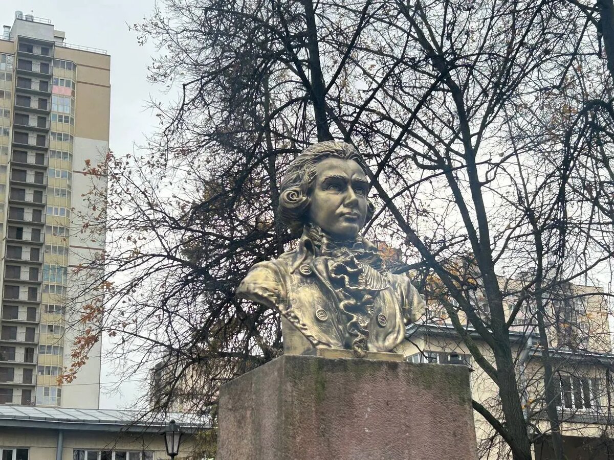    Бюст в сквере Николая Львова. Фото: Мойка78