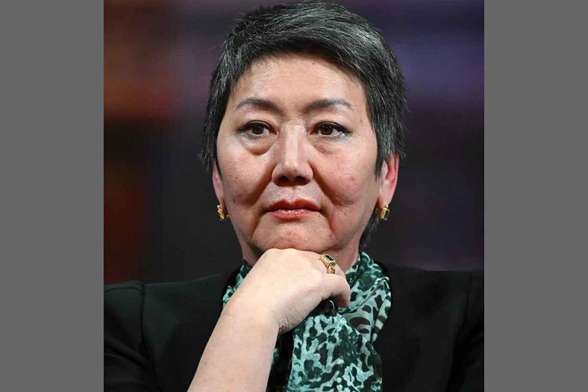    Елена Булукова после показа спектакля «Сашашишин» Гарика Сукачева на основной сцене театра «Современник».