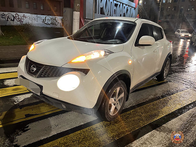 В Твери на пешеходном переходе водитель без прав сбил подростка