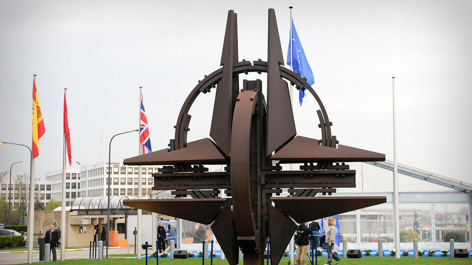    В НАТО и Еврокомиссии отреагировали на информацию о сокращении контингента США в странах Европы