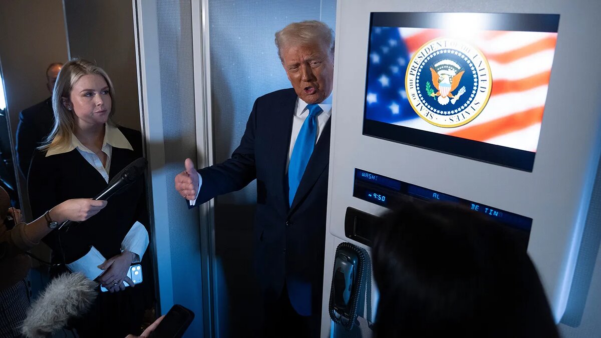   Mark Schiefelbein / AP